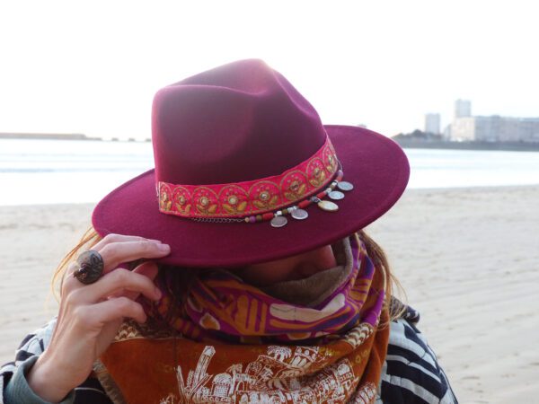 Chapeau à bijou grenadine Fedora feutre lie de vin T.U.