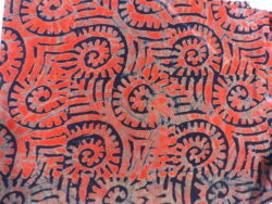 Batik rouge