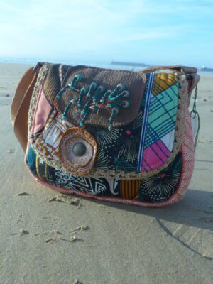 Sac besace patchwork et perles petit modèle