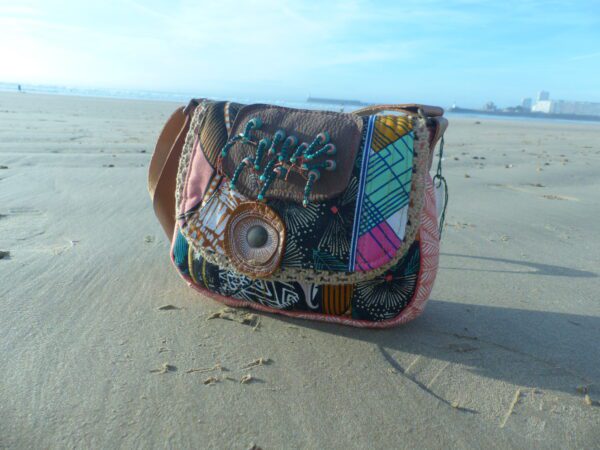 Sac besace patchwork et perles petit modèle