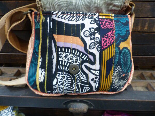 Sac besace patchwork et perles petit modèle