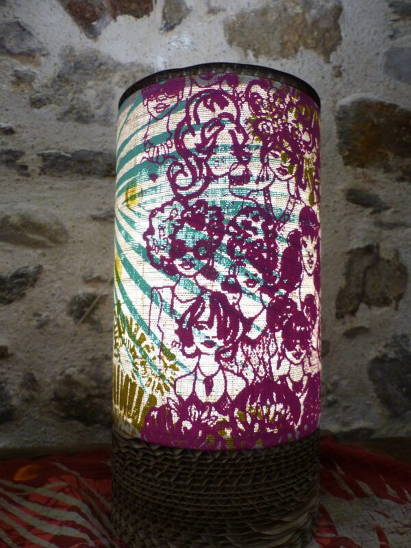 Lampe tube Femmes du Monde lin sérigraphié & carton recyclé