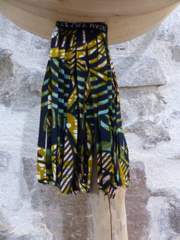 611157852_1561462989036639_7555009298330007840_n Portant à bijoux tamis/bois flotté/ciment/tissu wax multicolore