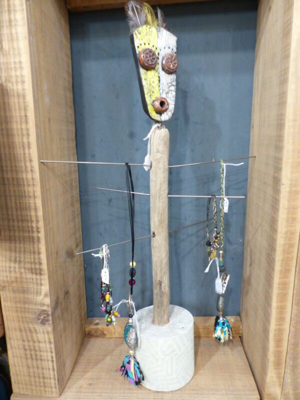 P1300321 Portant à bijoux Raku/ciment Papou Jaune