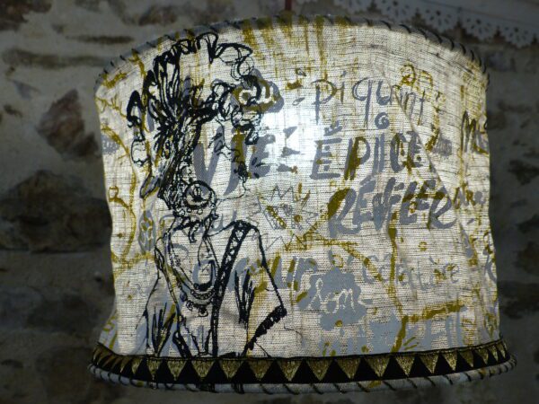 Abat-jour suspension profil de femme noir et or