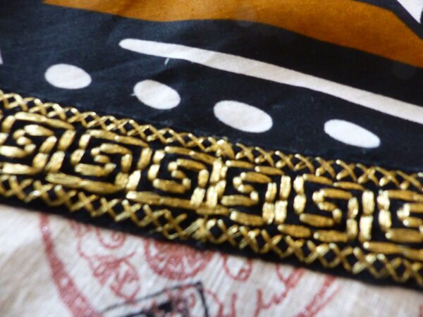 CHECHE "type bogolan brun"