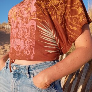 Top caramel sérigraphié, à nouer,  taille unique