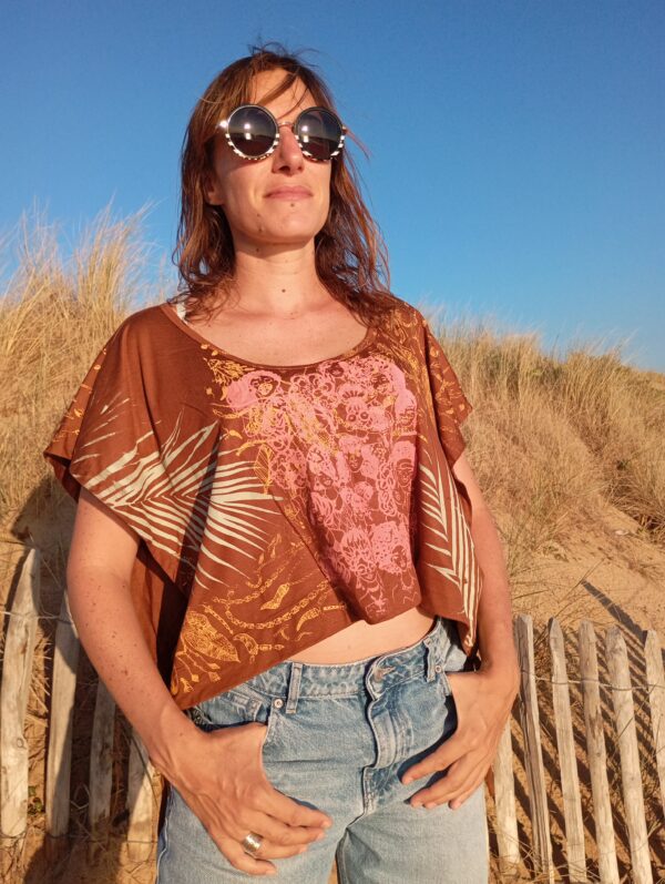 Top caramel sérigraphié, à nouer,  taille unique
