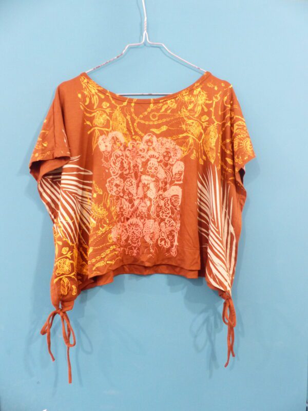 Top caramel sérigraphié, à nouer,  taille unique